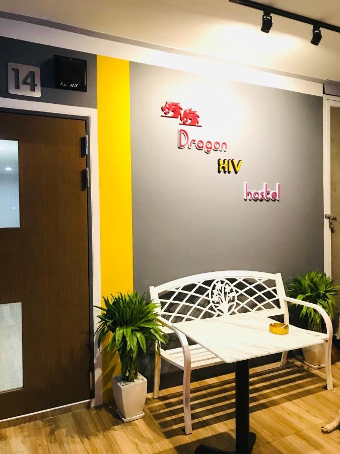 Dragon XIV Hostel Bangkok Bagian luar foto