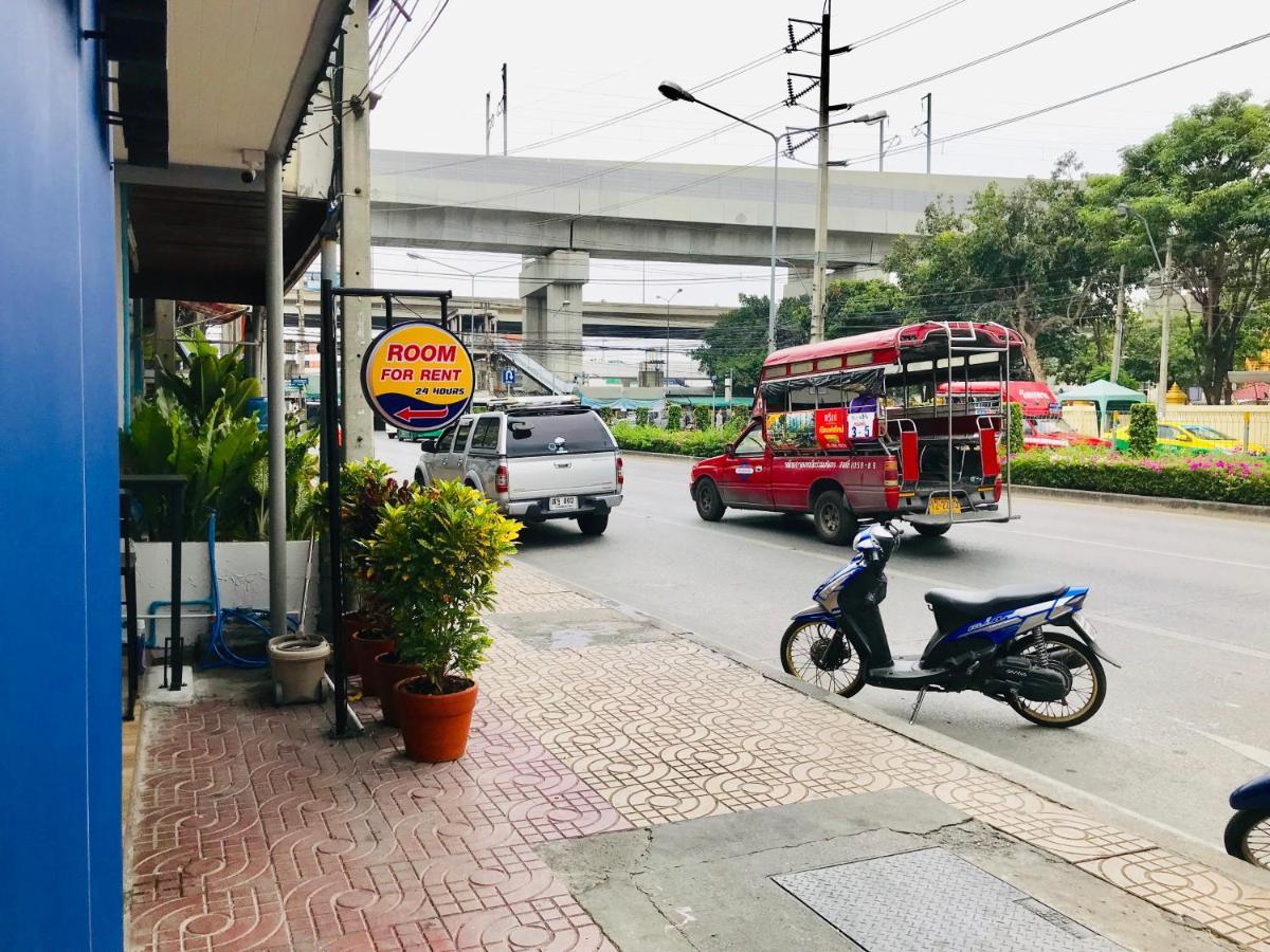 Dragon XIV Hostel Bangkok Bagian luar foto