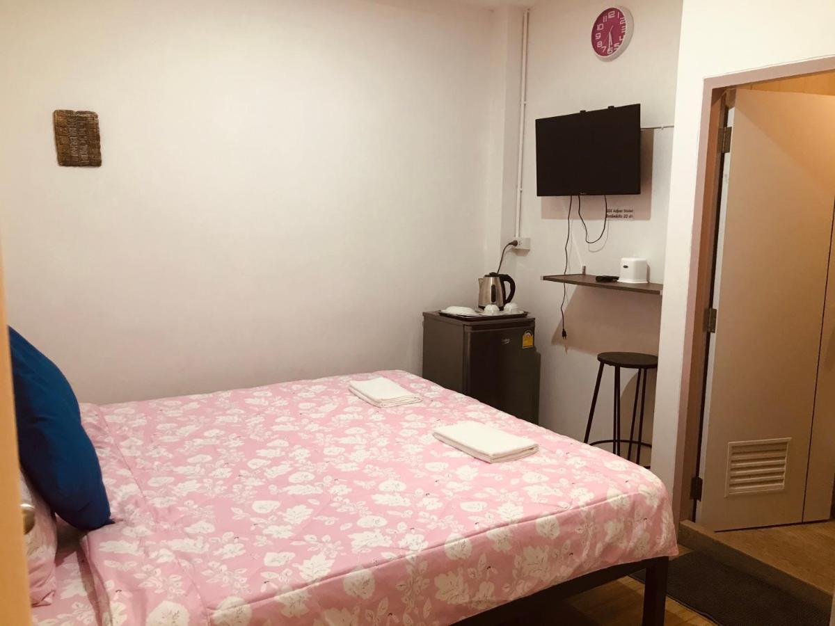 Dragon XIV Hostel Bangkok Bagian luar foto