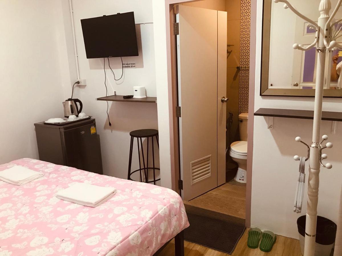 Dragon XIV Hostel Bangkok Bagian luar foto