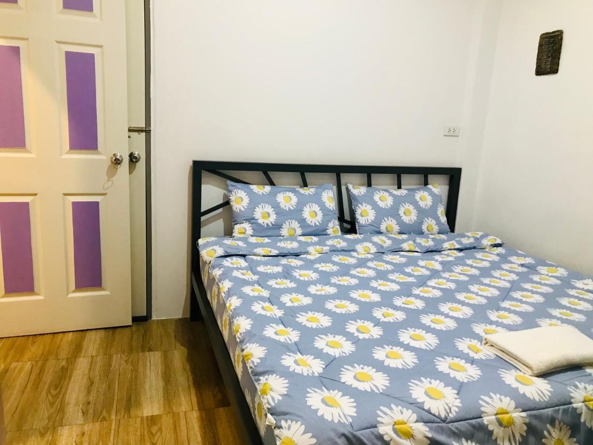 Dragon XIV Hostel Bangkok Bagian luar foto