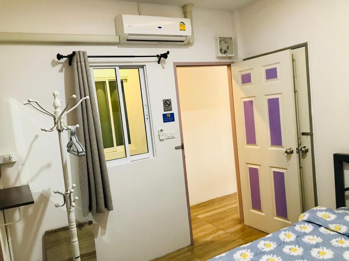Dragon XIV Hostel Bangkok Bagian luar foto