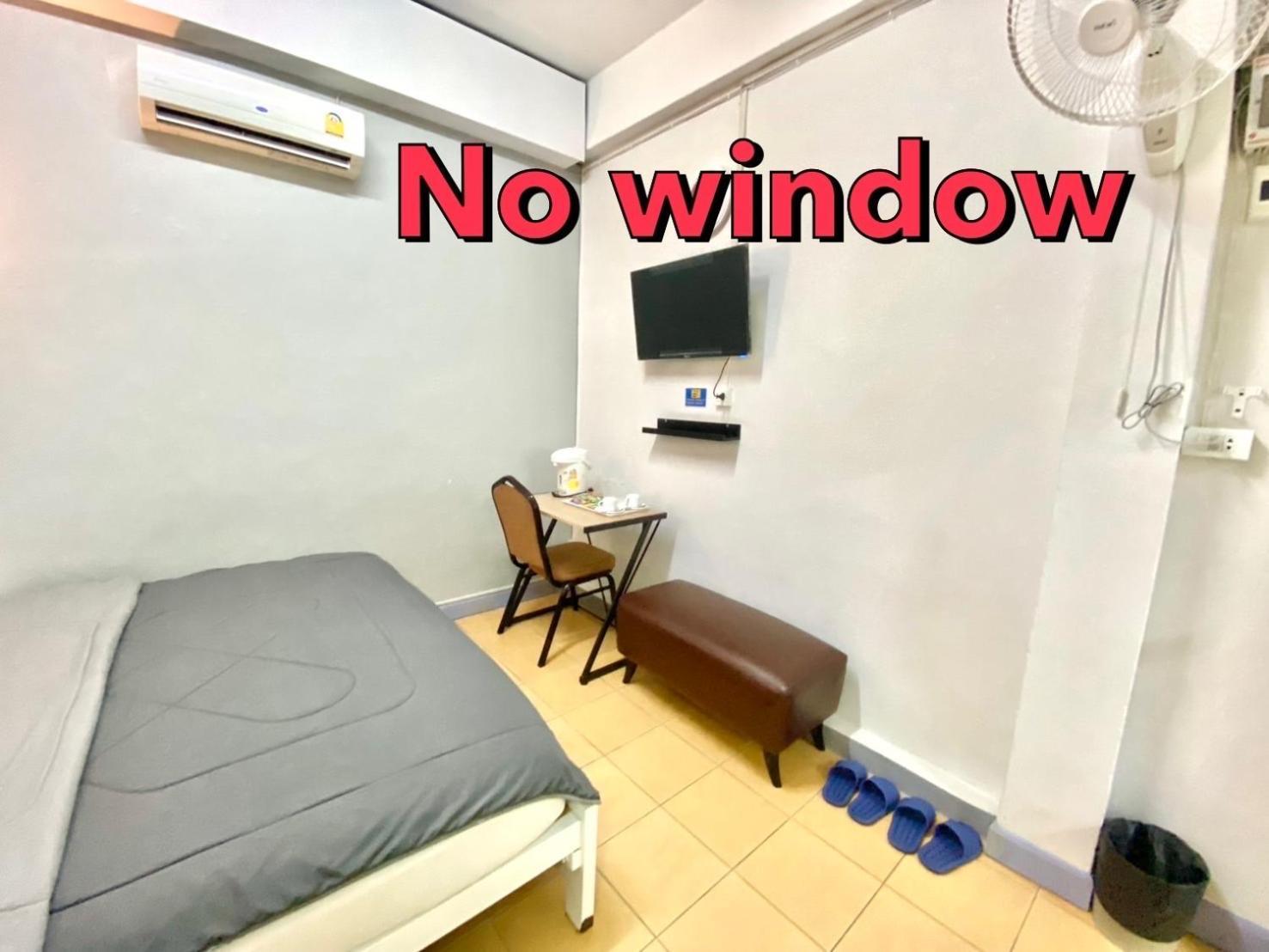 Dragon XIV Hostel Bangkok Bagian luar foto